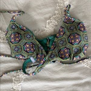 Cross-Cross bathing suit top by O’Neill